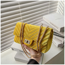 Load image into Gallery viewer, Gold velvet chain shoulder bag(AB2046)