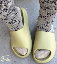 Load image into Gallery viewer, Trendy candy color slippers(No brand)HPSD138