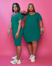 Load image into Gallery viewer, Plus size round neck solid color dress AY1044