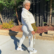 Load image into Gallery viewer, Solid color plush short coat(AY1579)