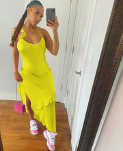 Load image into Gallery viewer, Solid color ruffled pleated dress