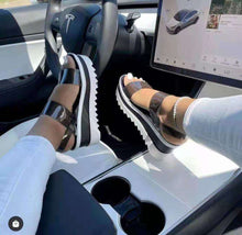 Load image into Gallery viewer, Shiny platform sandals