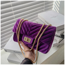 Load image into Gallery viewer, Gold velvet chain shoulder bag(AB2046)