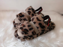 Load image into Gallery viewer, Hottest Fluffy Slippers
